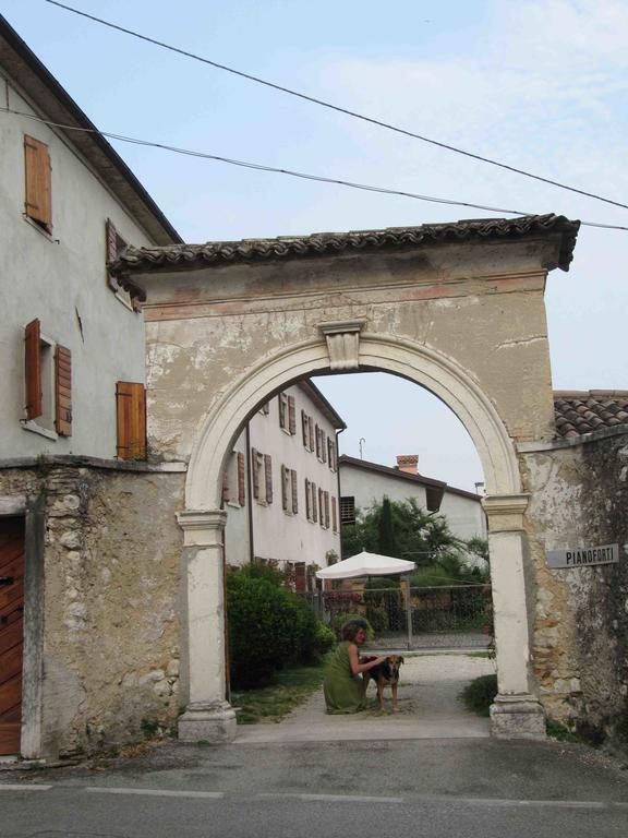 B&B Rosales Borso del Grappa Luaran gambar