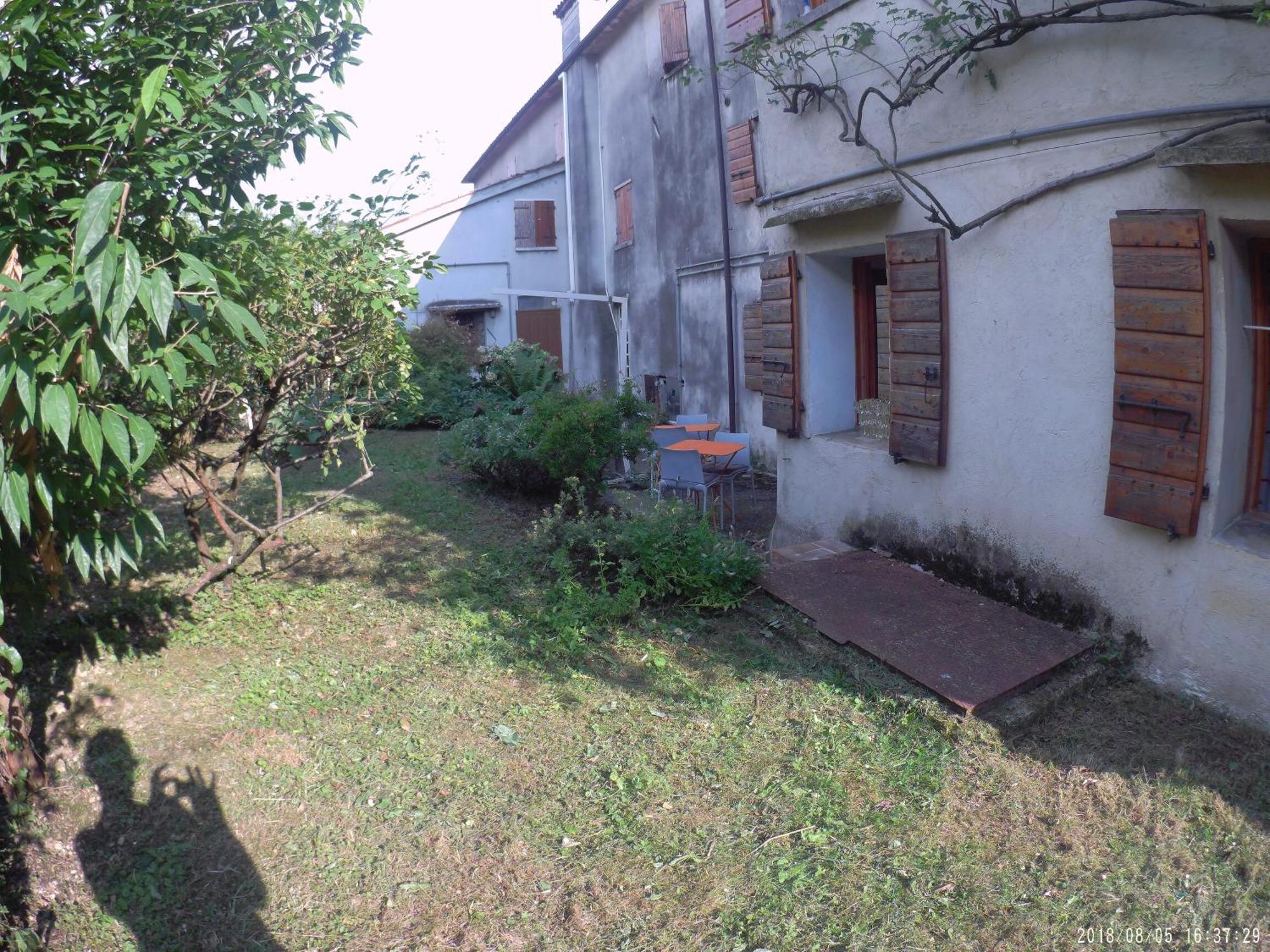 B&B Rosales Borso del Grappa Luaran gambar