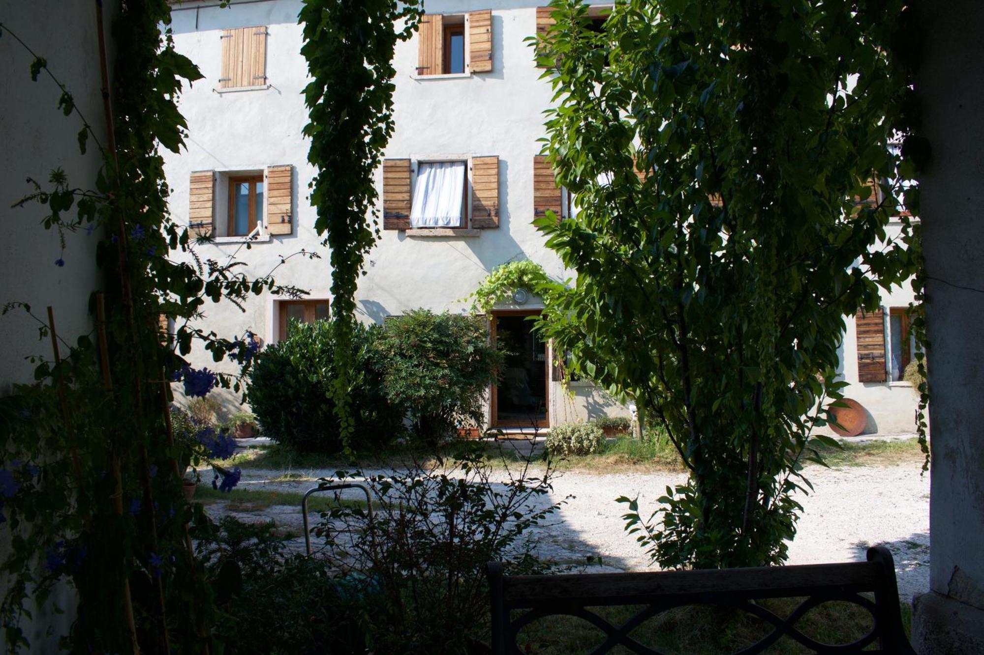 B&B Rosales Borso del Grappa Luaran gambar
